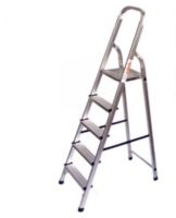 Varieties of aluminum stepladders depending on the number of steps and how to choose