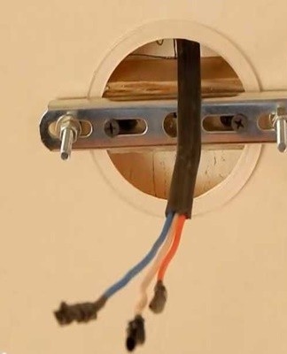 You must also choose the right thickness for the board, taking into account the weight of the luminaire.