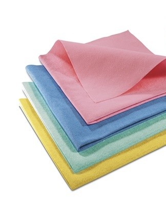 In addition to the function of the microfiber towel, pay attention to its size and density.
