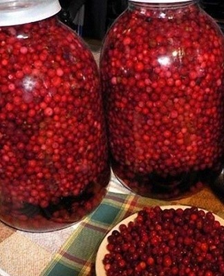 How and how many cranberries are stored at home, choose a place