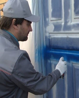 The use of aerosols in bottles is quite simple and does not require special skills.