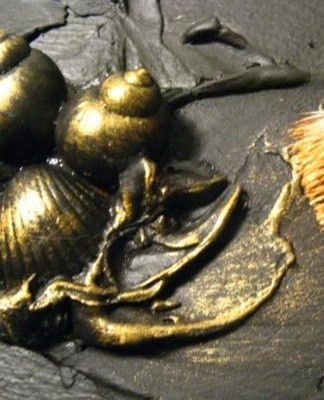 Chrome effect sprays and aerosols are recommended for decorative products.