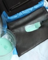 Step-by-step instructions for painting a leather bag at home