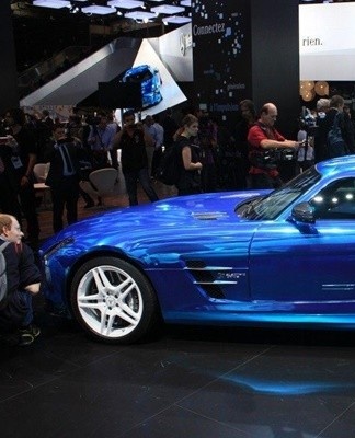 The varnish dries for 24 to 48 hours.