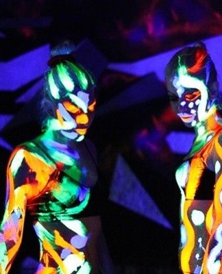 These paints are used to decorate the skin when you go in the evening - to clubs, discos, sporting events.