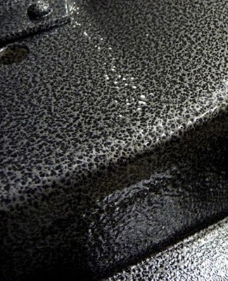 The outwardly colored base is somewhat reminiscent of an orange peel.