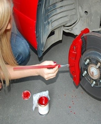 The room in which the work is carried out must be equipped with good ventilation and light sources.