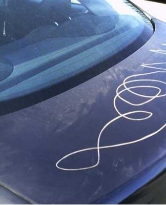 Depending on the size and especially the depth of the scratches on the bodywork, different repair methods are used.