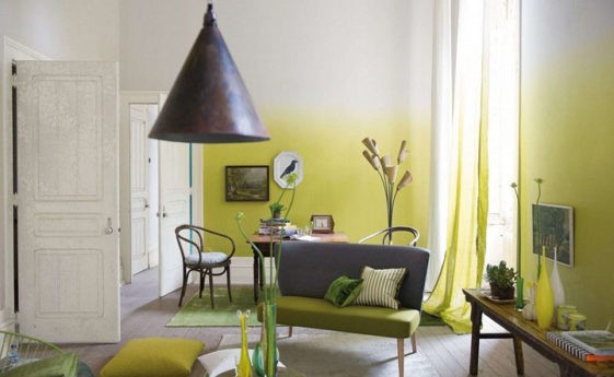 Using two colors, the wall is divided in the middle, closer to the floor or ceiling.