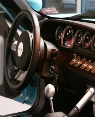 The torpedo must be disassembled before painting.