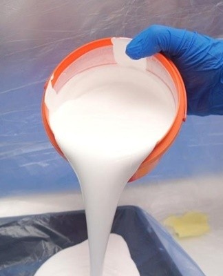 The optimal dilution rate is indicated in the instructions for use of the particular dye.