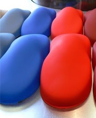 To remove the glossy sheen, it is necessary to treat the painted surfaces with a soft sanding accessory.