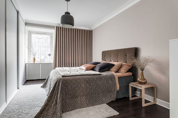 To create a soft and soothing interior, mainly cold tones are used, and not necessarily pale tones.