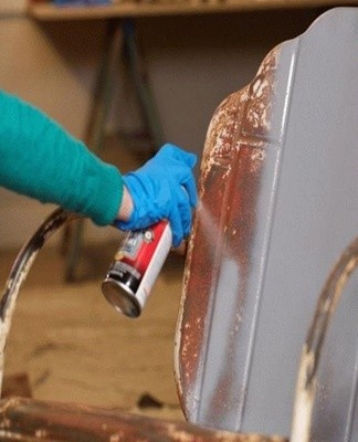 Aerosol dyes, like other similar formulations, are relatively hazardous to health.