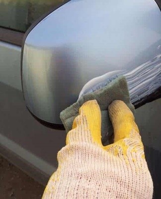 Plastic prepared for staining should be thoroughly washed and dried.