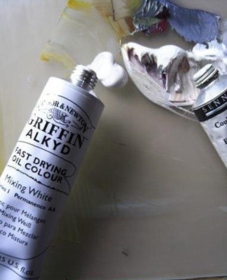 Before dyeing with thick grated whitewash, they must be mixed with natural drying oil.