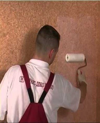 Painting liquid wallpaper is carried out in five stages, at each of which a number of requirements must be met.