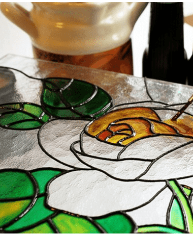 If the dyes need to be thinned, this should be done with a special thinner.