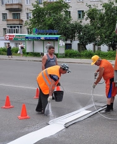 Road paint application method